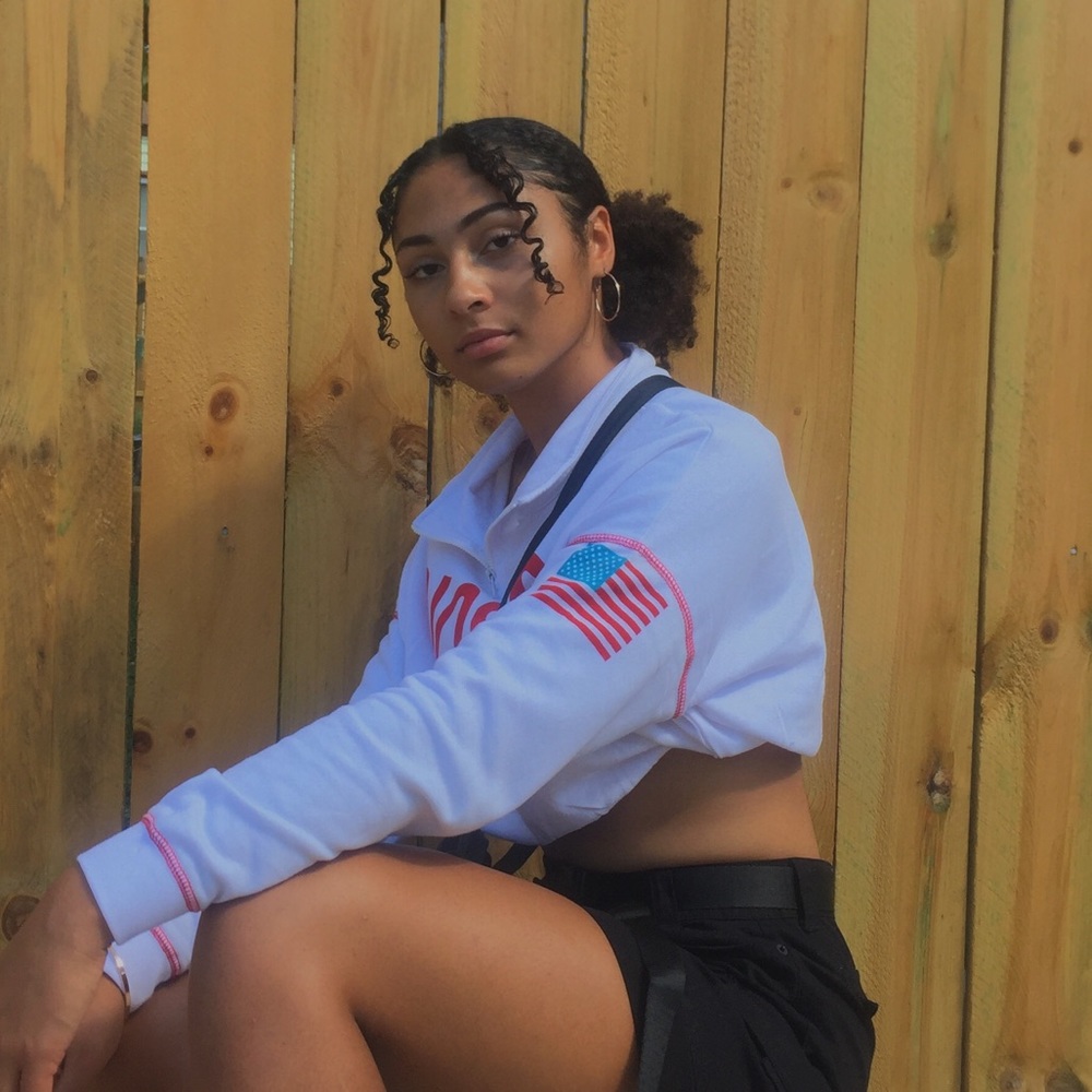 Meet your Posher, Adrianna